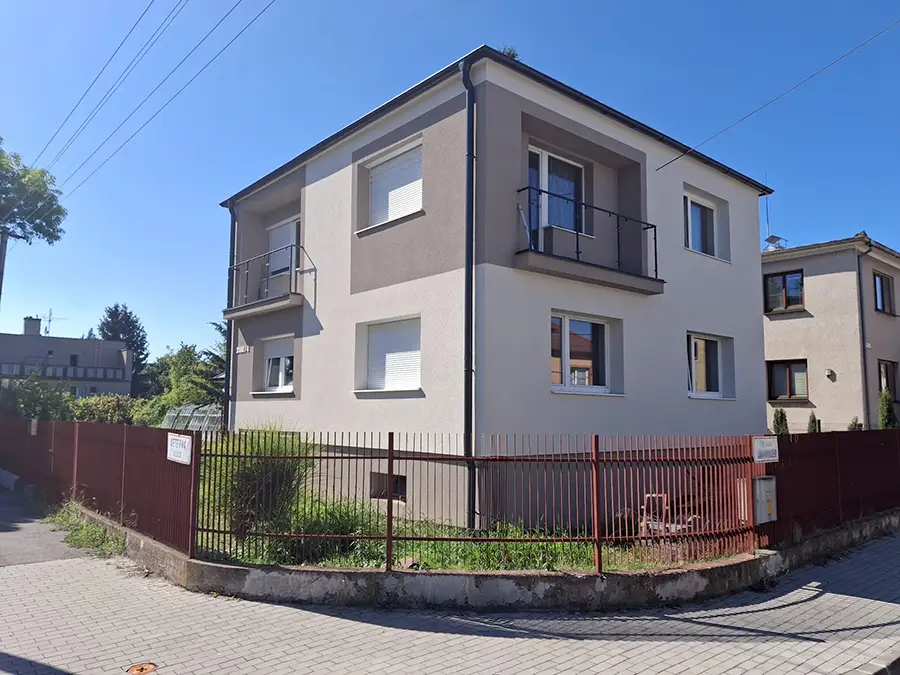 Fasády a omietky Emaila